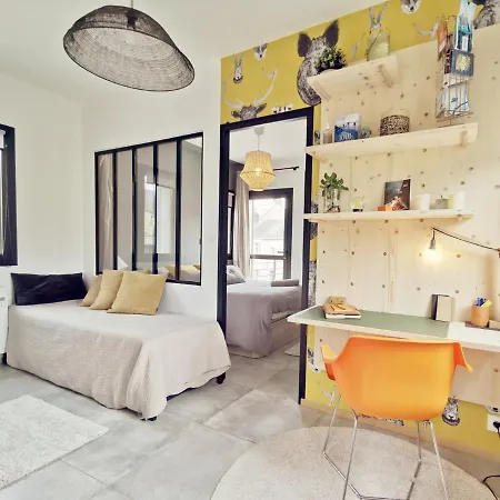 La De L'abbaye - Climatisation Et Petit Dej B&B 낭트