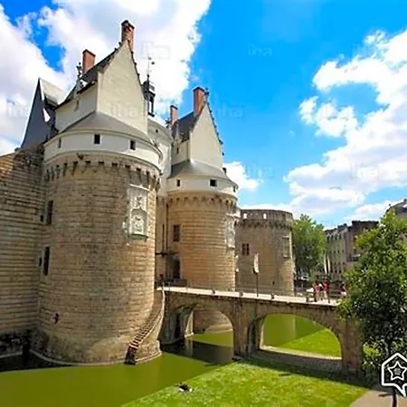 La De L'abbaye 3*