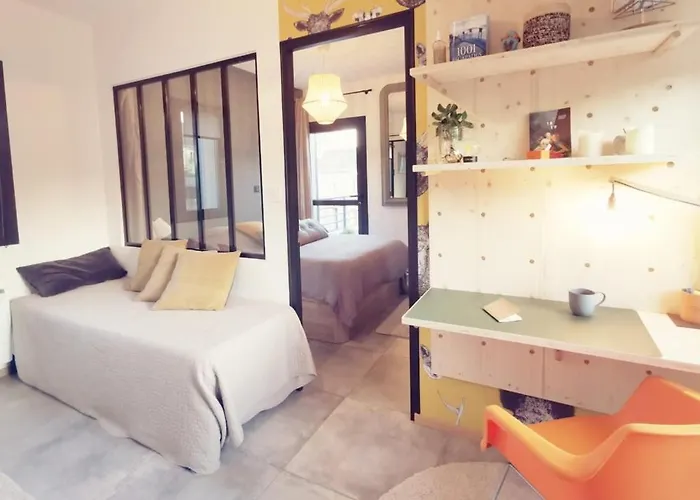 La De L'abbaye - Climatisation Et Petit Dej 3* 낭트